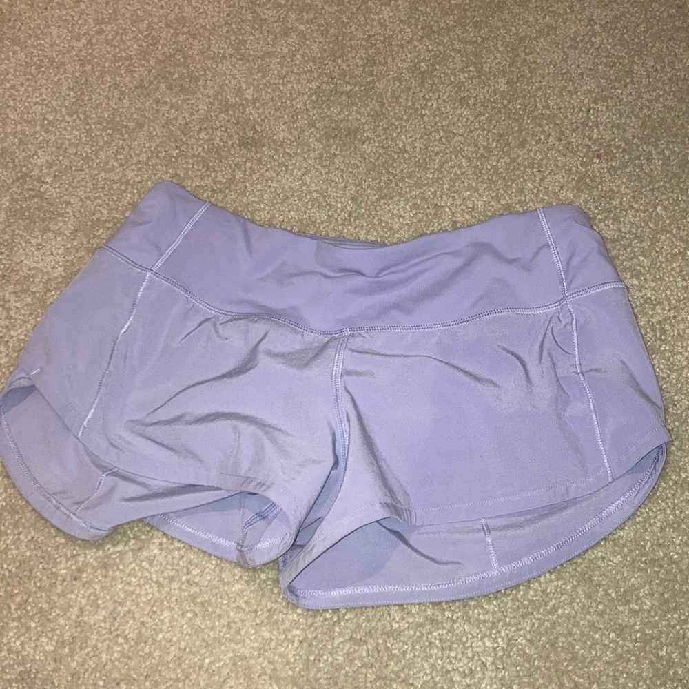 Lulu size2 regular speed up shorts 2 1/2in inseam